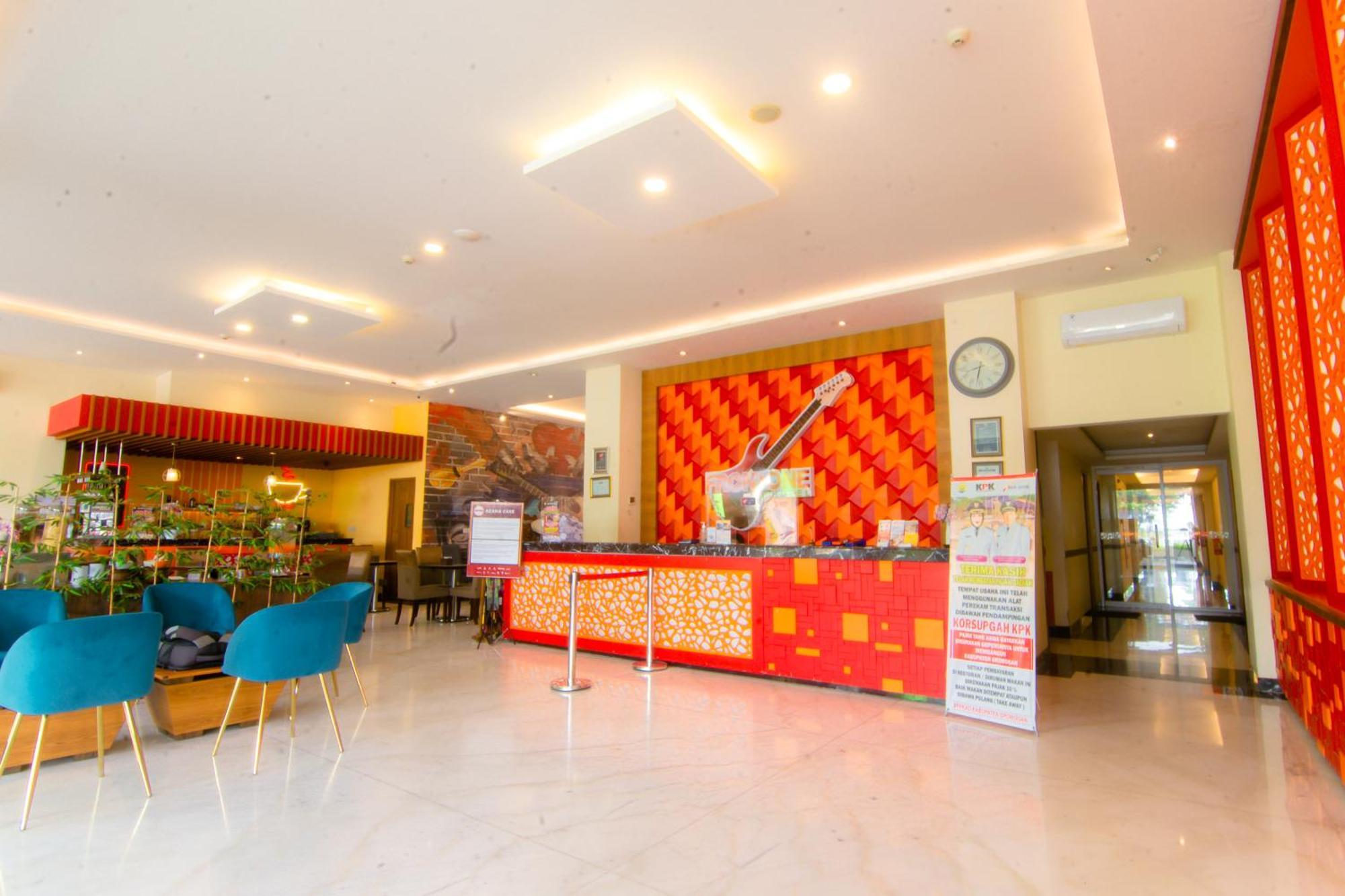 Front One Hotel Purwodadi Purwodadi  Esterno foto