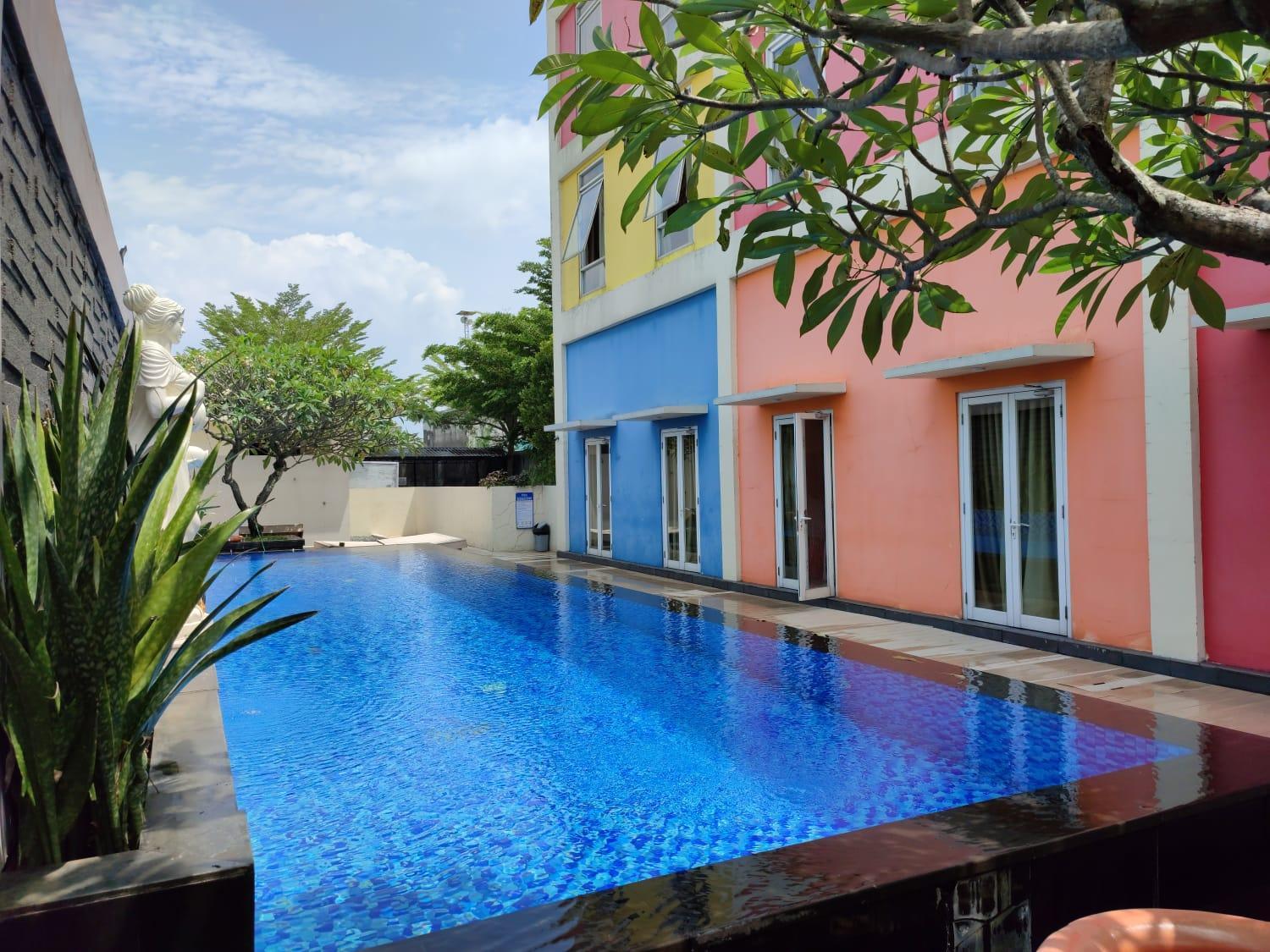 Front One Hotel Purwodadi Purwodadi  Esterno foto