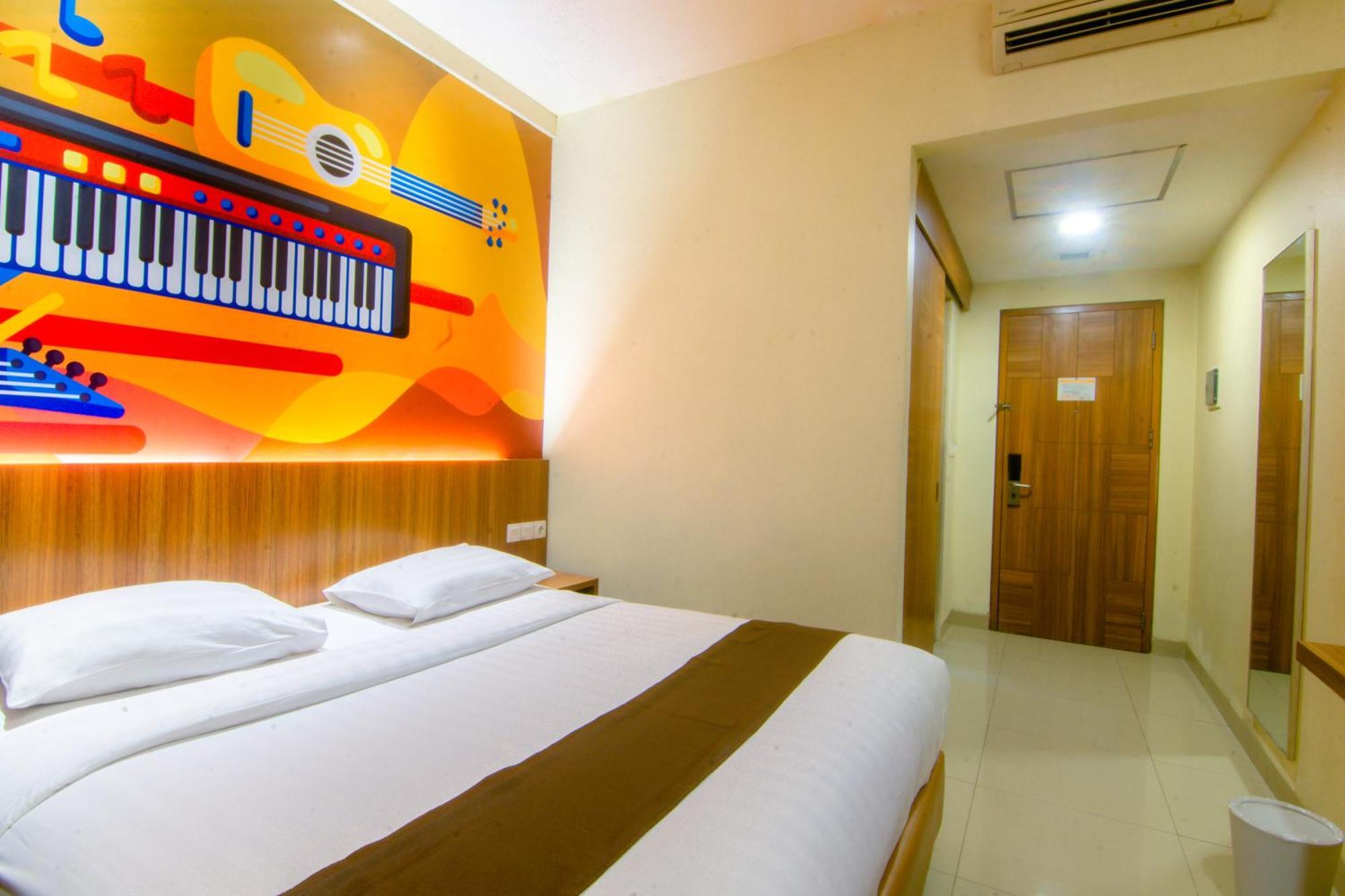 Front One Hotel Purwodadi Purwodadi  Esterno foto